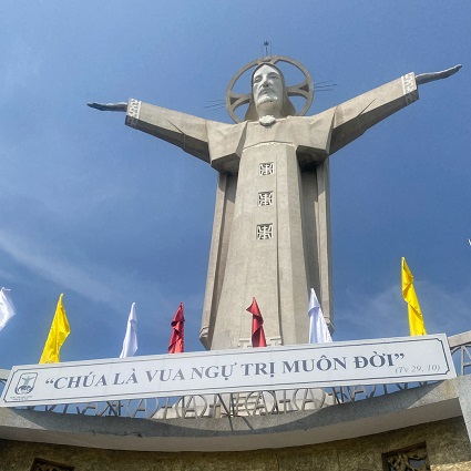 Christ of Vung Tau Built by the Vietnamese Catholic Church, the construction process for the Christ the King statue began in 1974 and finished on December 2, 1994.